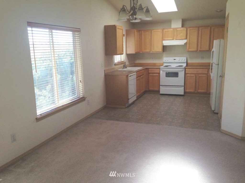 4006 152nd Place Southeast Bothell, WA 98012 - Photo 4 of 12