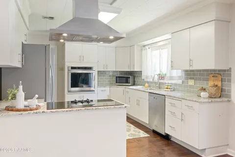 $335,000 | 101 South Arlington Drive, Lafayette, LA 70503