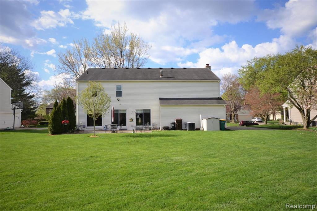 35444 Fredericksburg Road Farmington Hills, MI 48331 - Photo 49 of 52