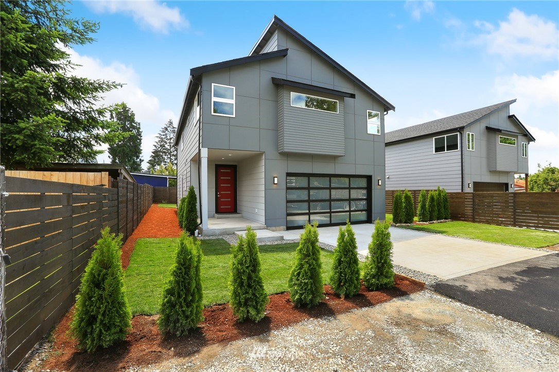 2507 Southwest Roxbury Street Seattle, WA 98106 - Photo 1 of 25 Gallery Image 1