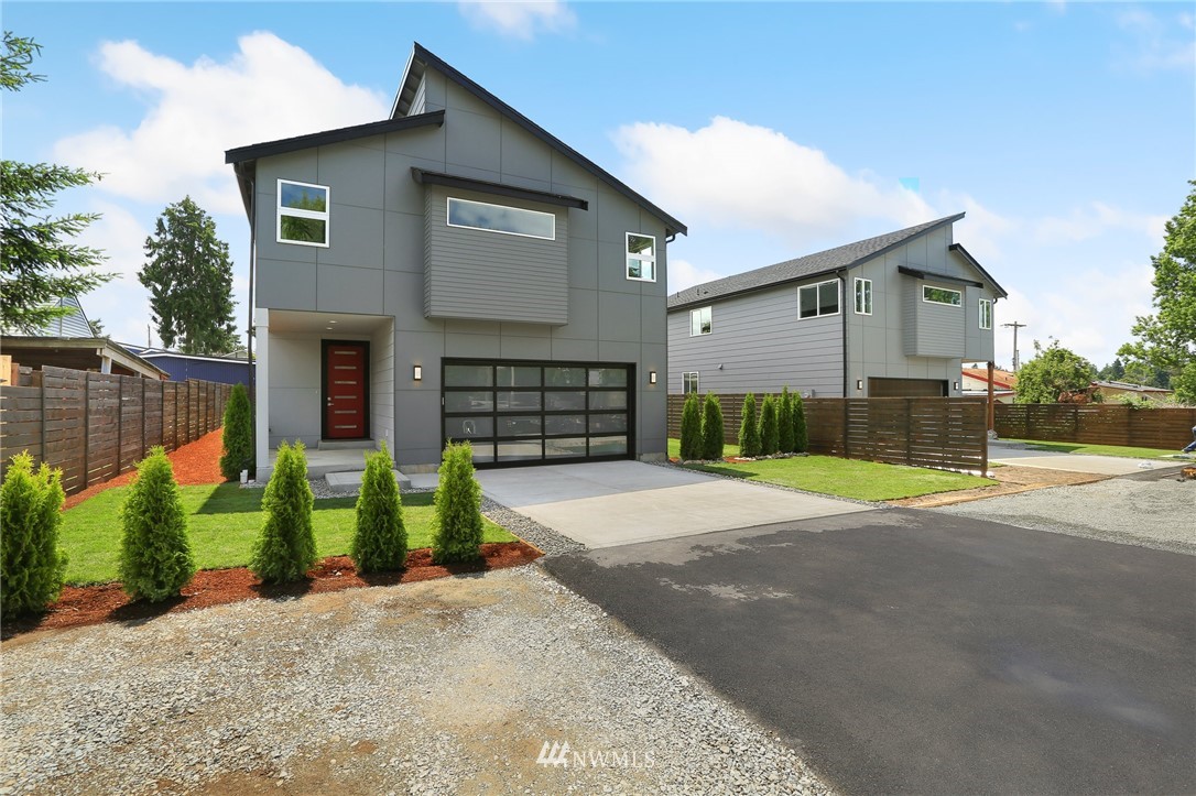 2507 Southwest Roxbury Street Seattle, WA 98106 - Photo 2 of 25 Gallery Image 2