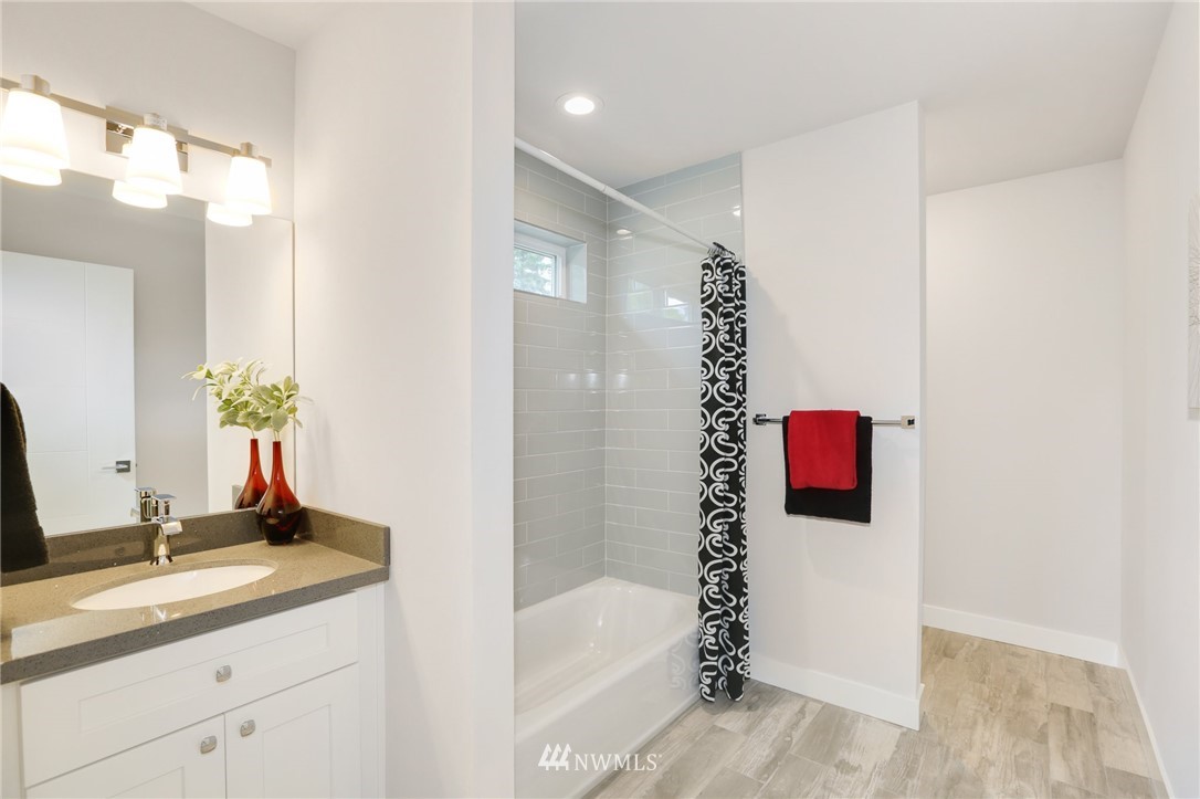 2507 Southwest Roxbury Street Seattle, WA 98106 - Photo 18 of 25 Gallery Image 18