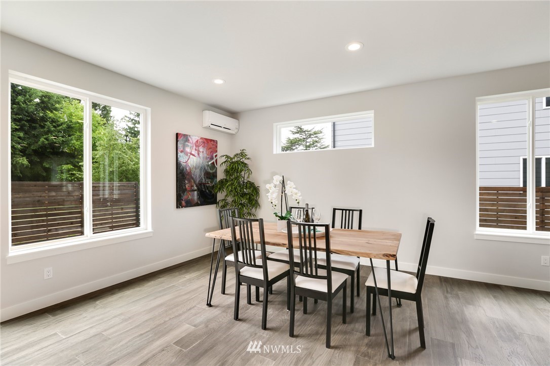 2507 Southwest Roxbury Street Seattle, WA 98106 - Photo 7 of 25 Gallery Image 7
