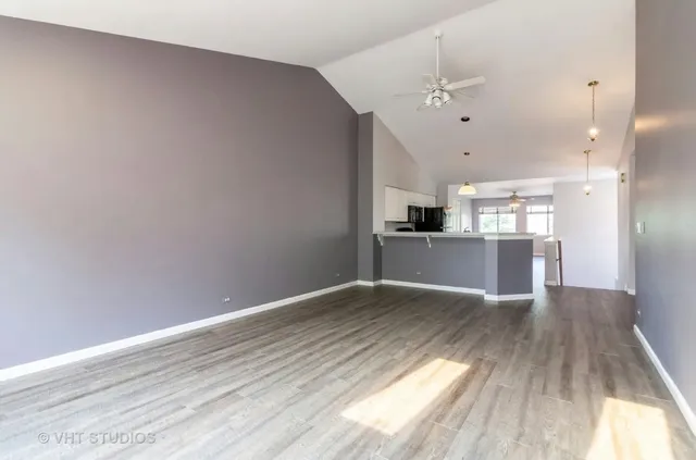 $2,400 | 1069 Ripple Ridge, Darien, IL 60561