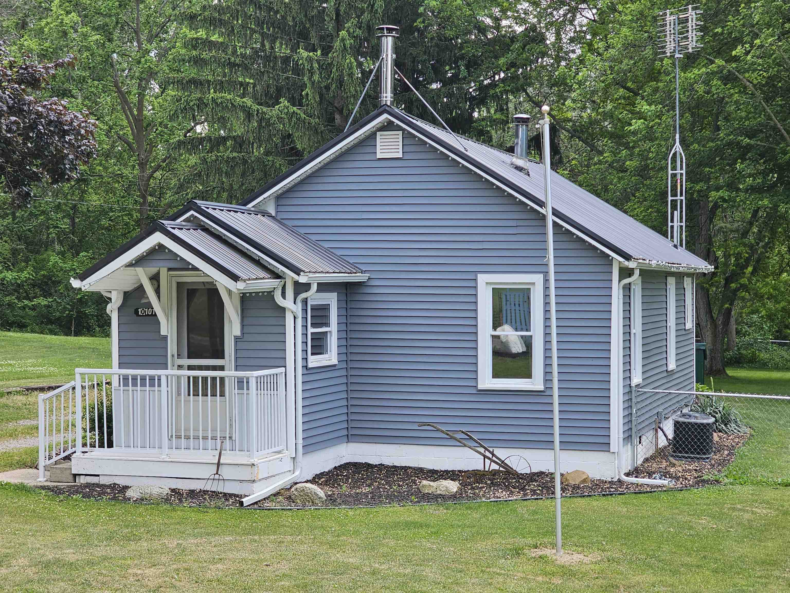 10101 Mason Road Ovid, MI 48866 - Photo 14 of 17 50178725-964ec85e-6250-46d5-a181-5589ee7a5cce.JPG