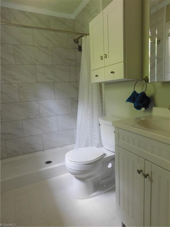 152 Oak Ridge Place Mount Airy, NC 27030 - Photo 14 of 26 Gallery Image 14