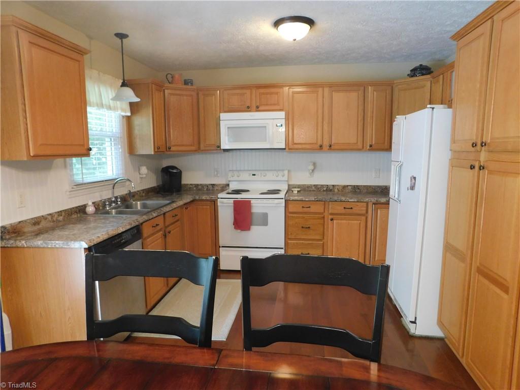 152 Oak Ridge Place Mount Airy, NC 27030 - Photo 8 of 26 Gallery Image 8