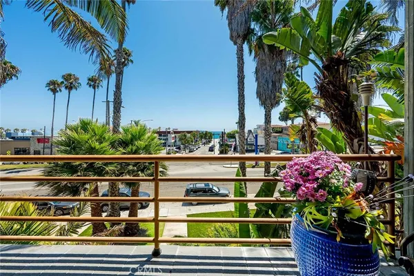 $925,000 | 3811 East Livingston Drive, Unit 1, Long Beach, CA 90803