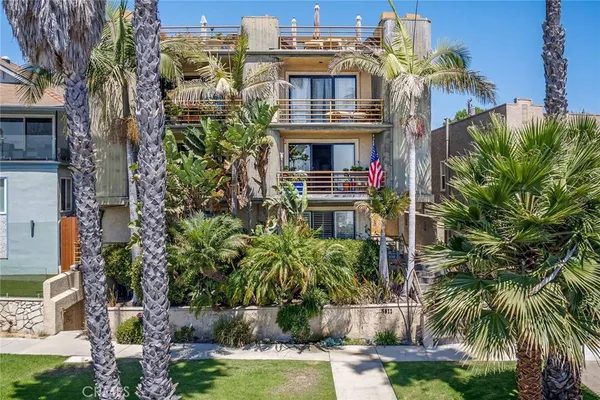 $925,000 | 3811 East Livingston Drive, Unit 1, Long Beach, CA 90803
