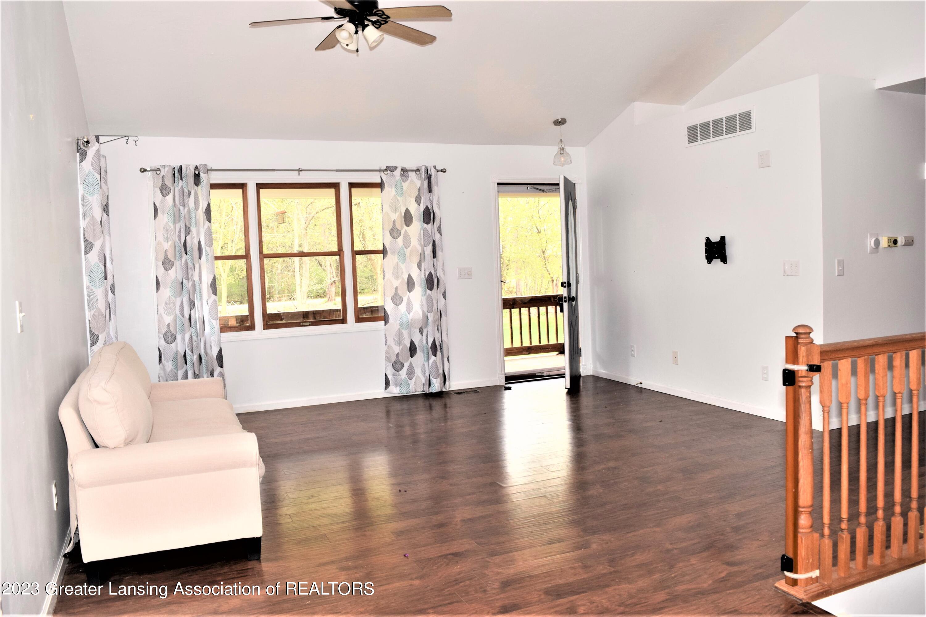 9129 Riverside Drive Grand Ledge, MI 48837 - Photo 9 of 55 DSC_0032