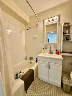 $2,100 | 2909 North Sheridan Road, Unit 1212, Chicago, IL 60657