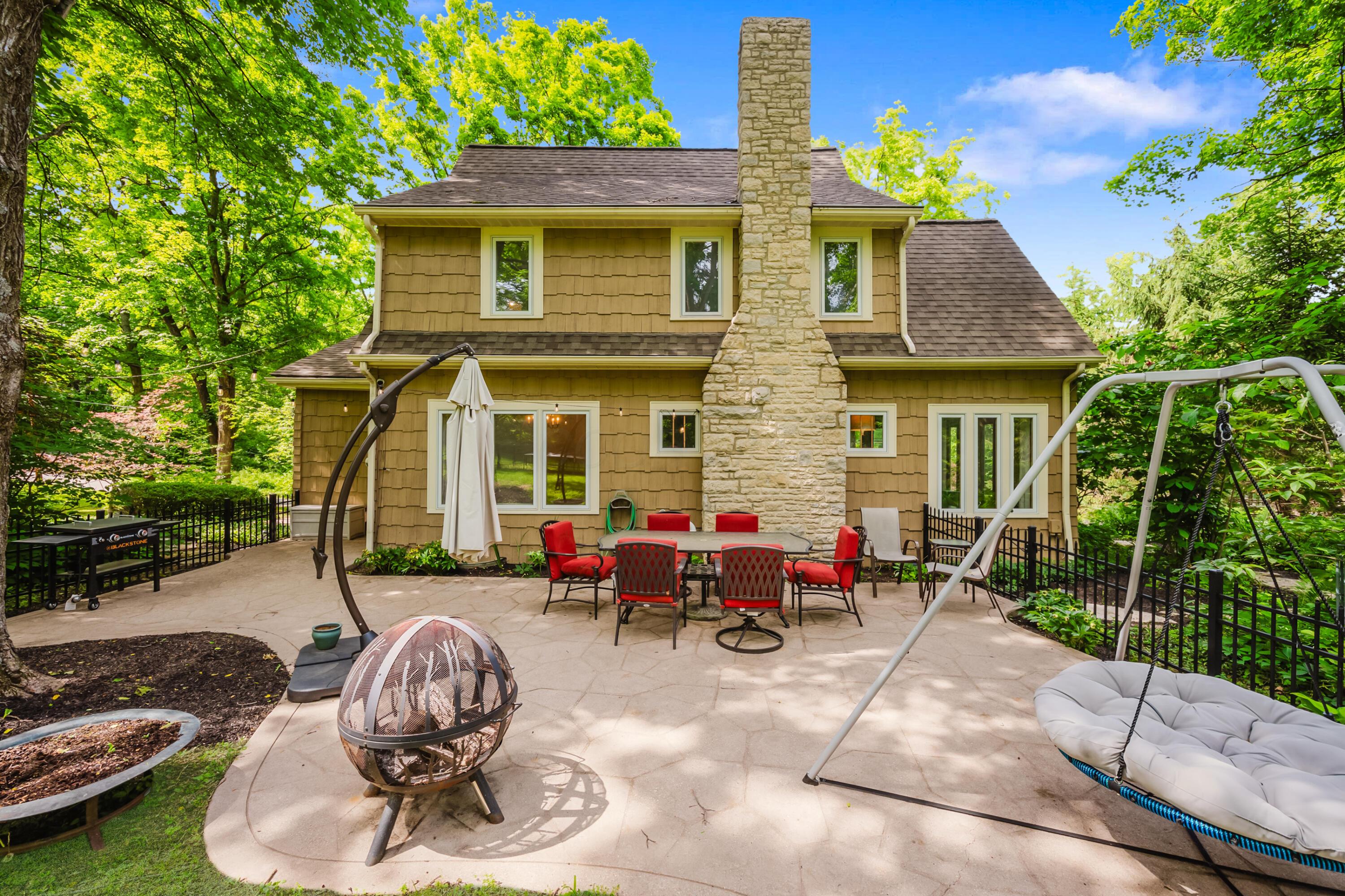 8289 Olentangy River Road Columbus, OH 43235 - Photo 3 of 71