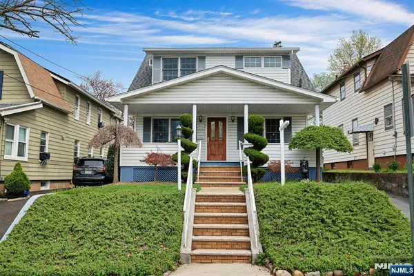 $559,000 | 611 5th Avenue, Lyndhurst, NJ 07071