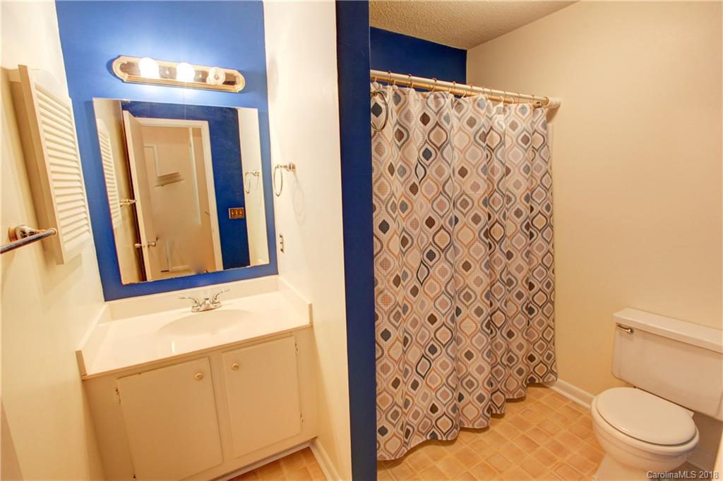 6037 Heath Valley Road Charlotte, NC 28210 - Photo 17 of 29 Gallery Image 17