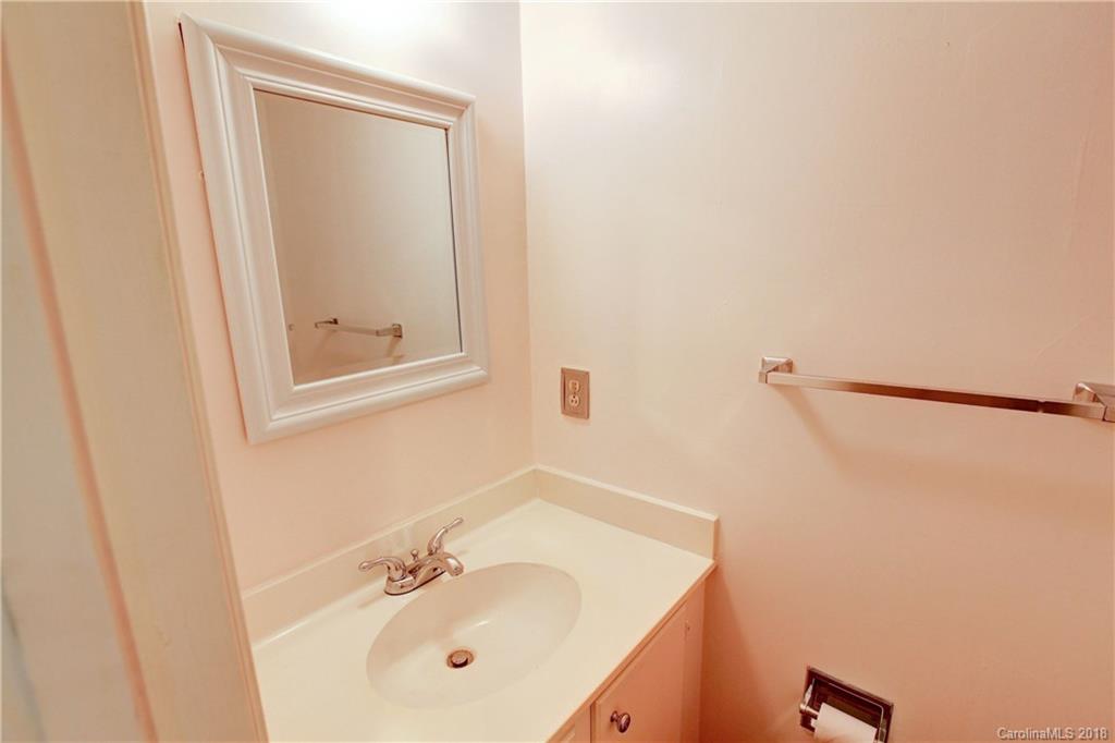 6037 Heath Valley Road Charlotte, NC 28210 - Photo 18 of 29 Gallery Image 18