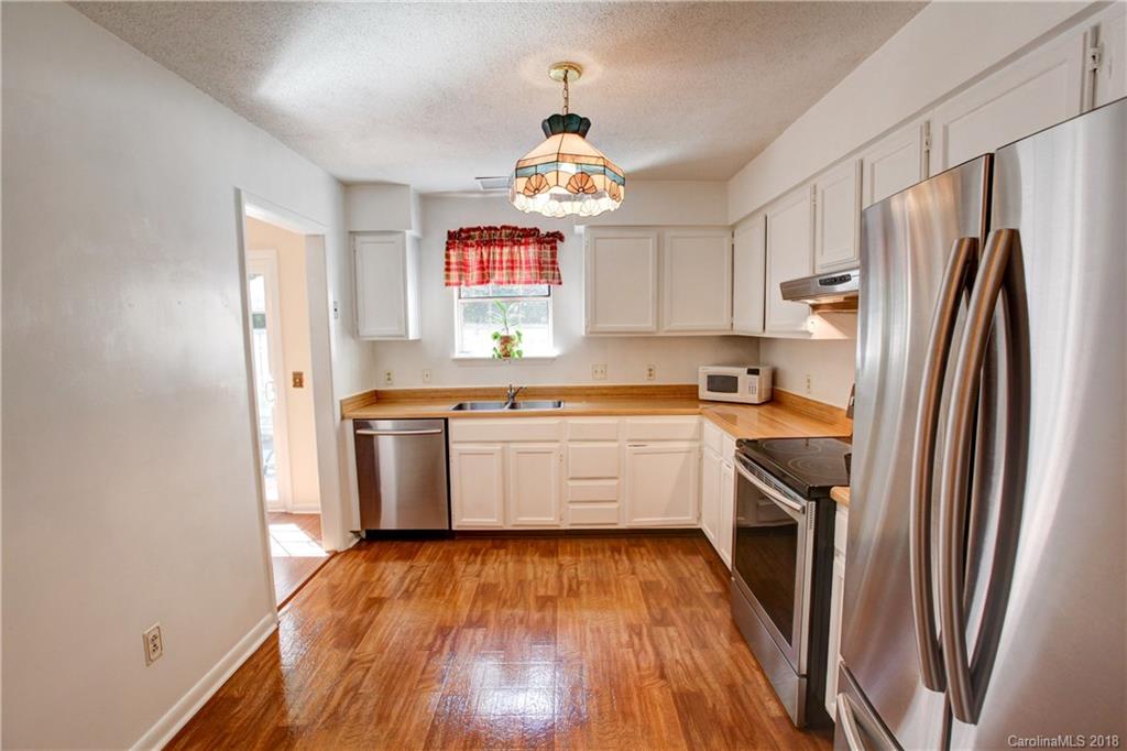 6037 Heath Valley Road Charlotte, NC 28210 - Photo 5 of 29 Gallery Image 5