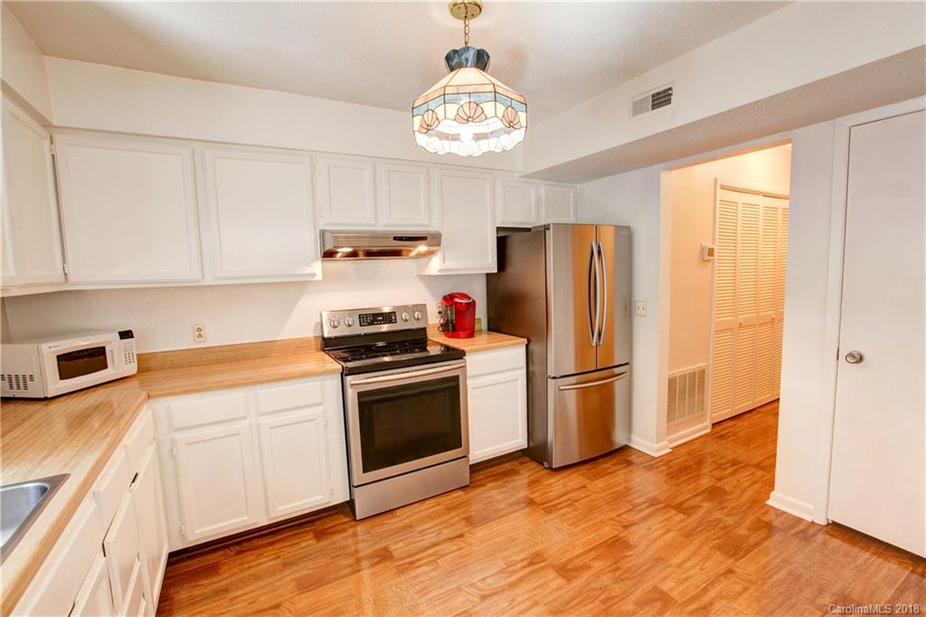 6037 Heath Valley Road Charlotte, NC 28210 - Photo 6 of 29 Gallery Image 6