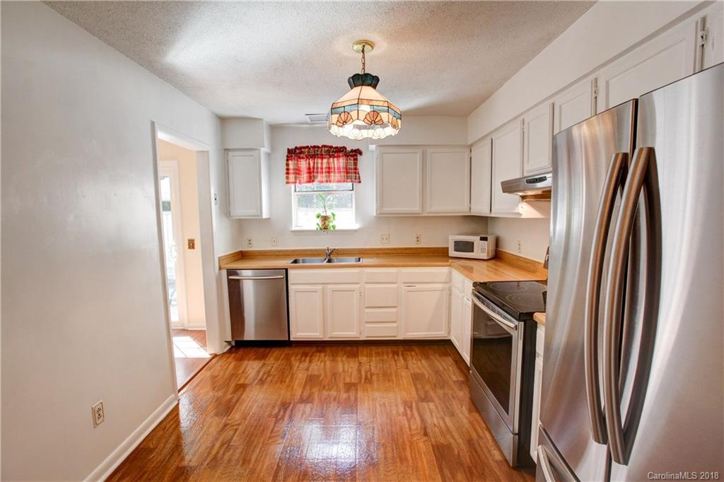 6037 Heath Valley Road Charlotte, NC 28210 - Photo 7 of 29 Gallery Image 7