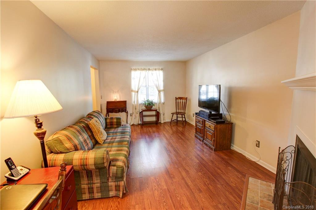 6037 Heath Valley Road Charlotte, NC 28210 - Photo 9 of 29 Gallery Image 9