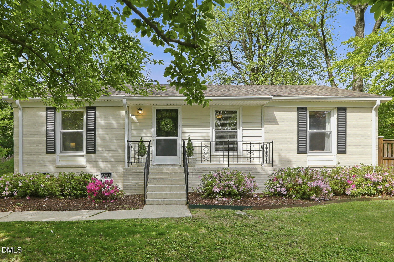 200 Brandon Court Raleigh, NC 27609 - Photo 1 of 43 200 Brandon Ct Raleigh NC-large-001-002-