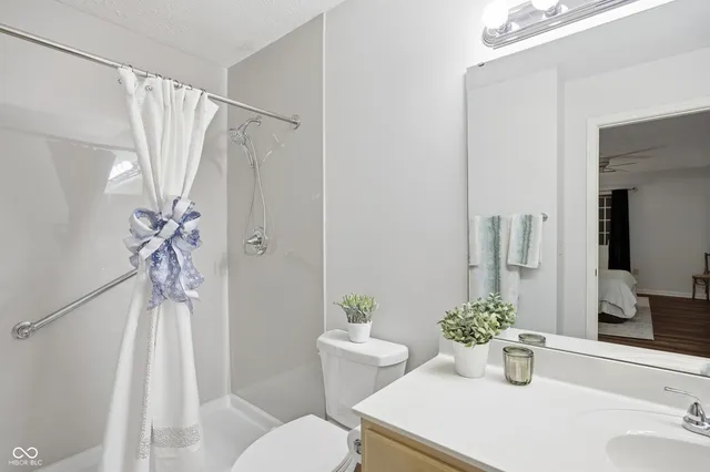 $183,000 | 8112 Glenwillow Lane, Unit 104, Indianapolis, IN 46278