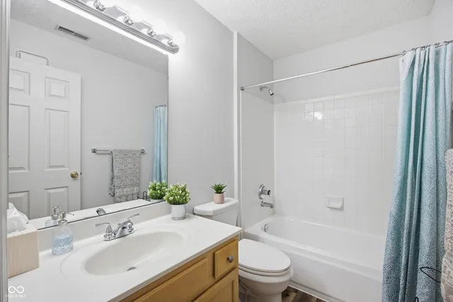 $183,000 | 8112 Glenwillow Lane, Unit 104, Indianapolis, IN 46278