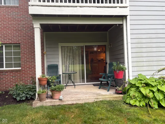$183,000 | 8112 Glenwillow Lane, Unit 104, Indianapolis, IN 46278