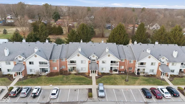 $183,000 | 8112 Glenwillow Lane, Unit 104, Indianapolis, IN 46278
