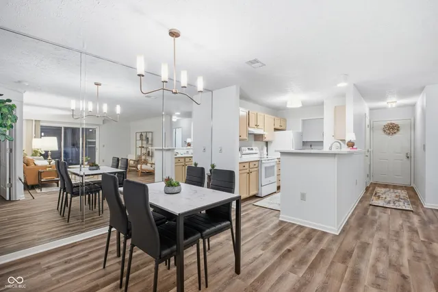 $183,000 | 8112 Glenwillow Lane, Unit 104, Indianapolis, IN 46278