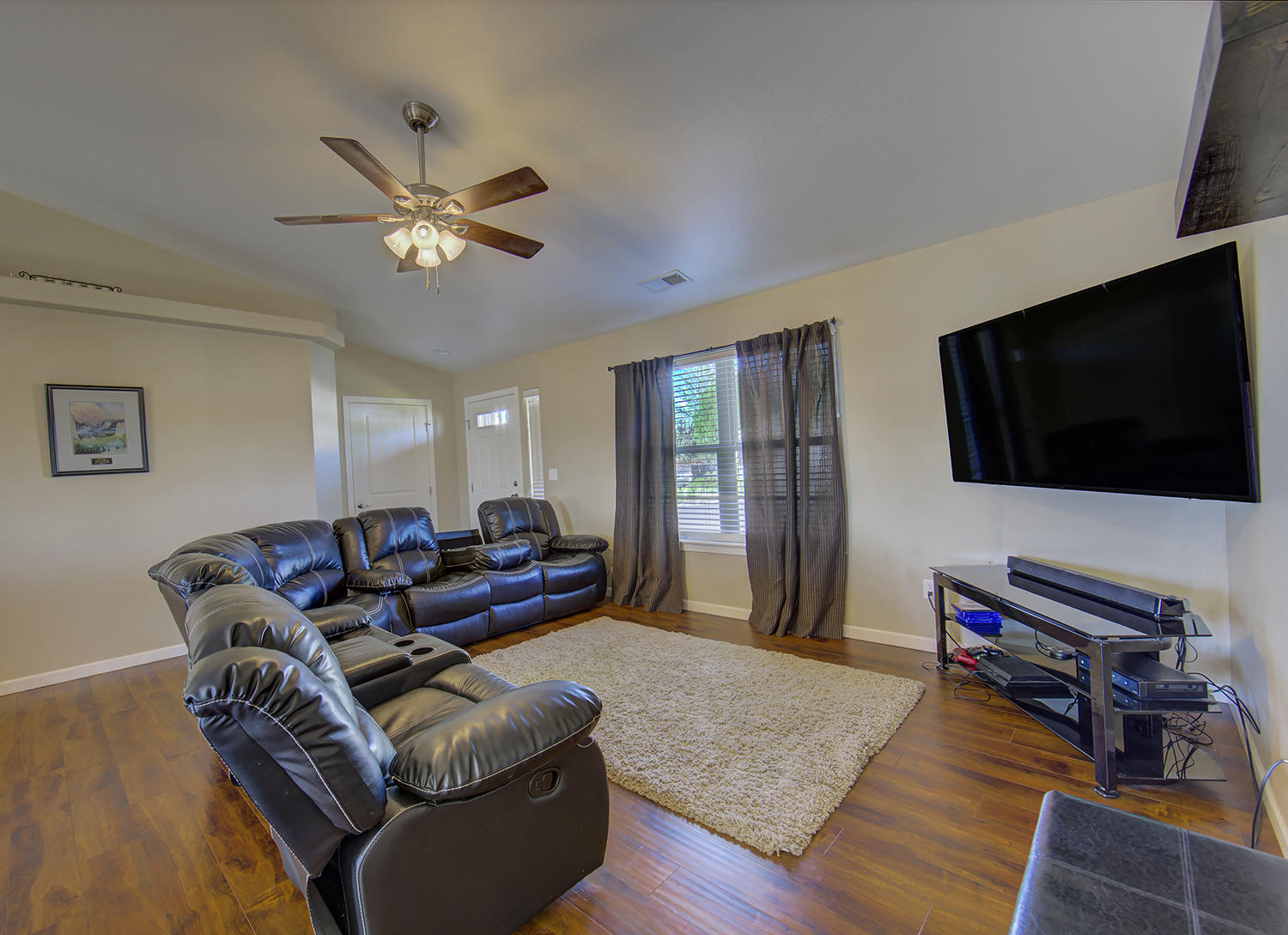 124 Dianne Way Eagle Point, OR 97524 - Photo 3 of 26 Great Room - 1