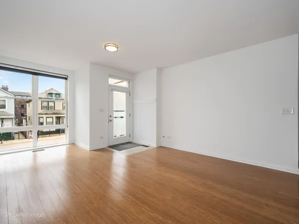$3,000 | 3502 West Diversey Avenue, Unit 2, Chicago, IL 60647