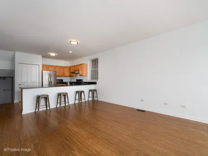 $3,000 | 3502 West Diversey Avenue, Unit 2, Chicago, IL 60647