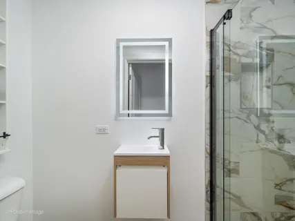 $3,000 | 3502 West Diversey Avenue, Unit 2, Chicago, IL 60647