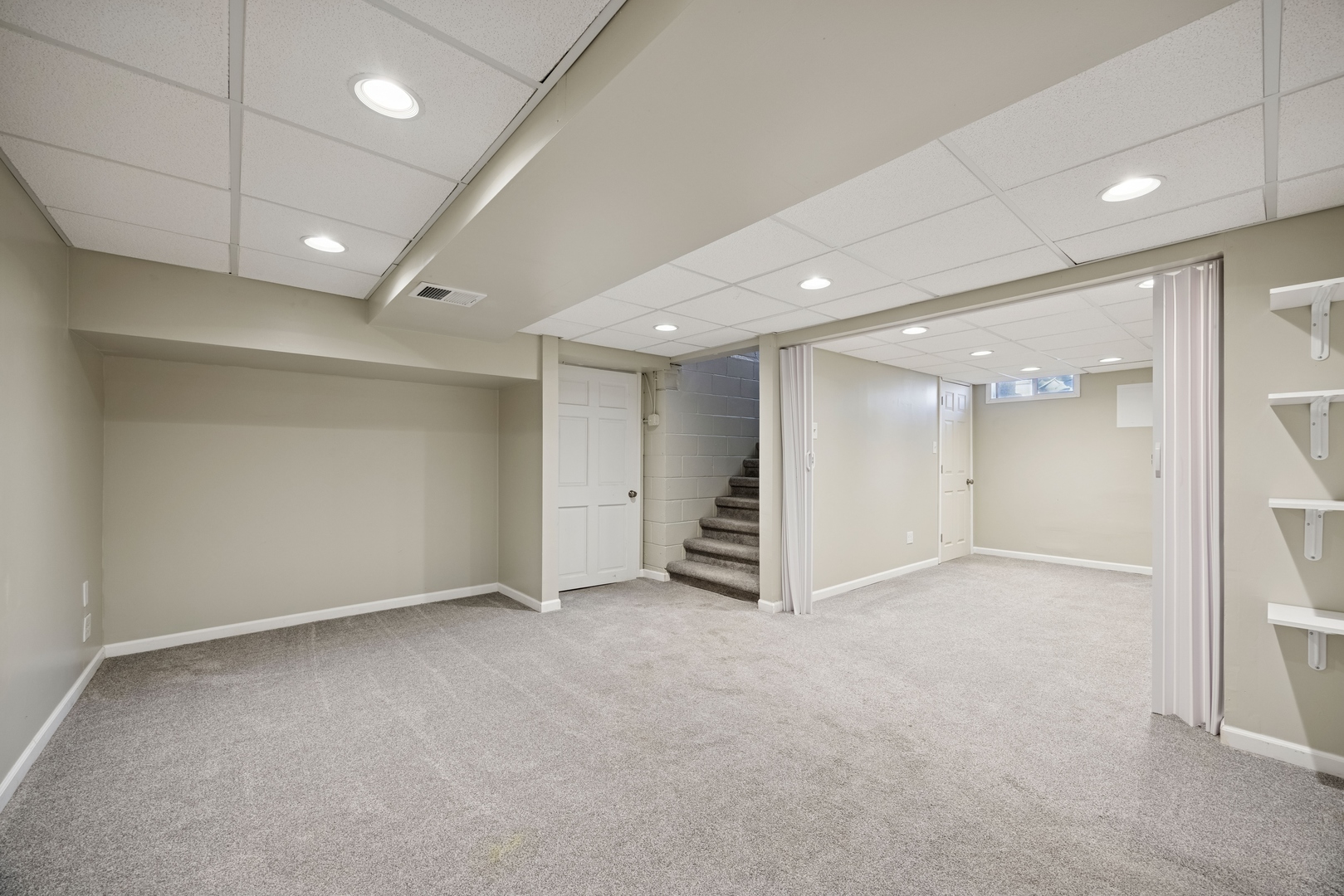 4906 Roberts Road Barrington, IL 60010 - Photo 13 of 21 Gallery Image 13