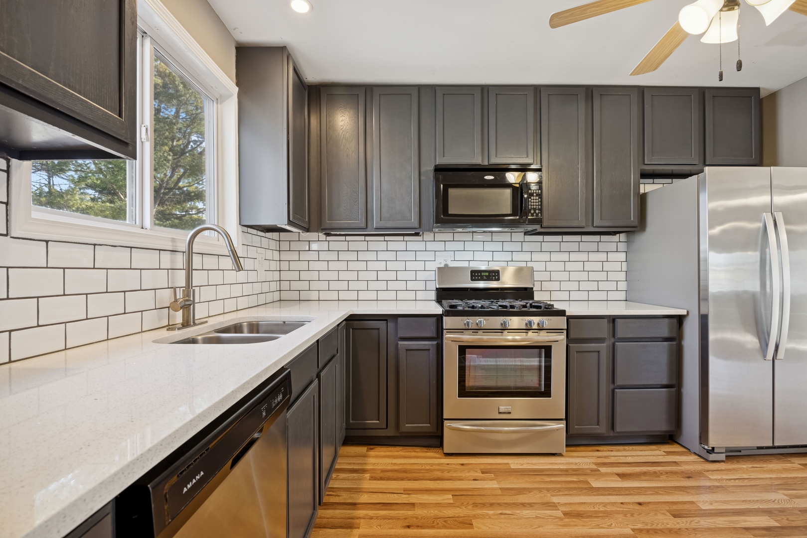 4906 Roberts Road Barrington, IL 60010 - Photo 6 of 21 Gallery Image 6