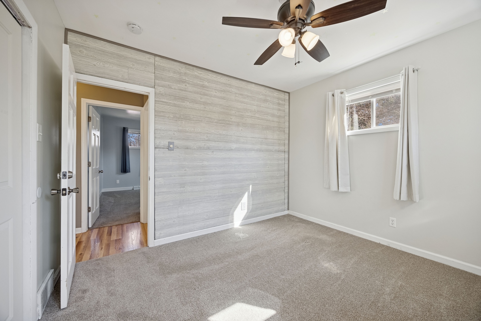 4906 Roberts Road Barrington, IL 60010 - Photo 8 of 21 Gallery Image 8