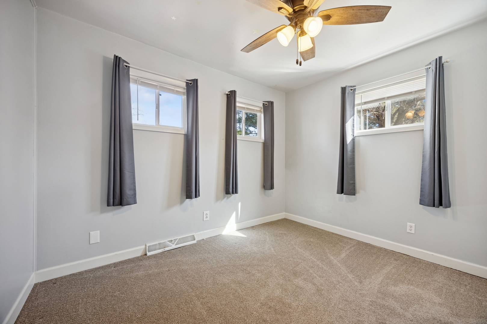 4906 Roberts Road Barrington, IL 60010 - Photo 9 of 21 Gallery Image 9