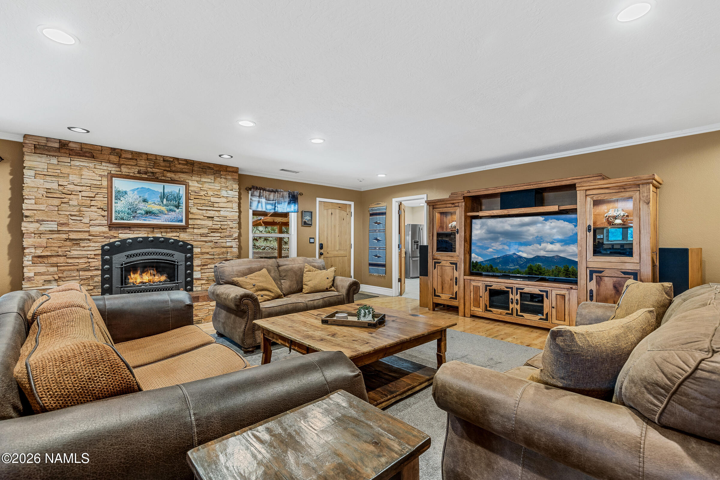 8921 Hulls Road Flagstaff, AZ 86004 - Photo 10 of 80 Spacious Living Room