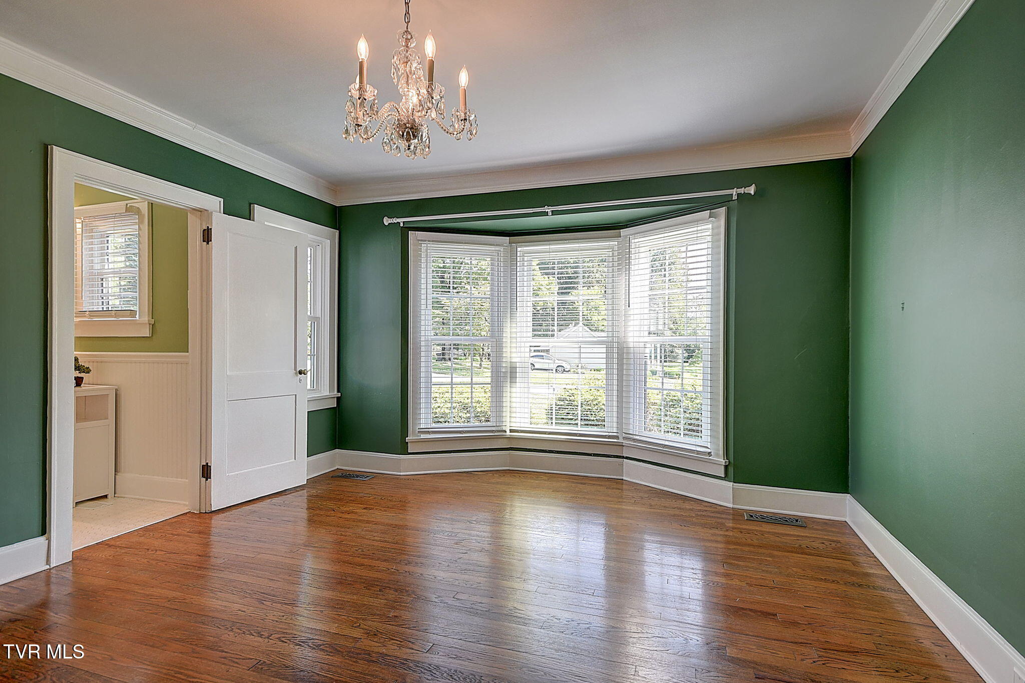 204 Parkway Road Bristol, TN 37620 - Photo 32 of 75 34-web-or-mls-204 Parkway KW-34