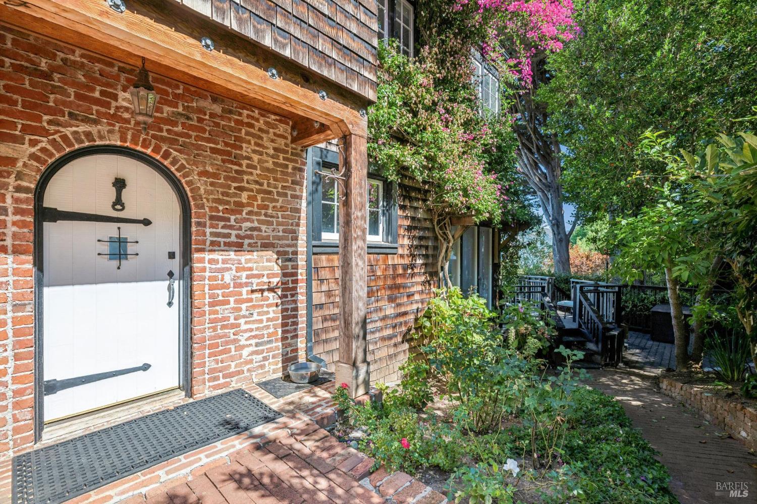 157 Beach Road Belvedere, CA 94920 - Photo 2 of 53 Gallery Image 2