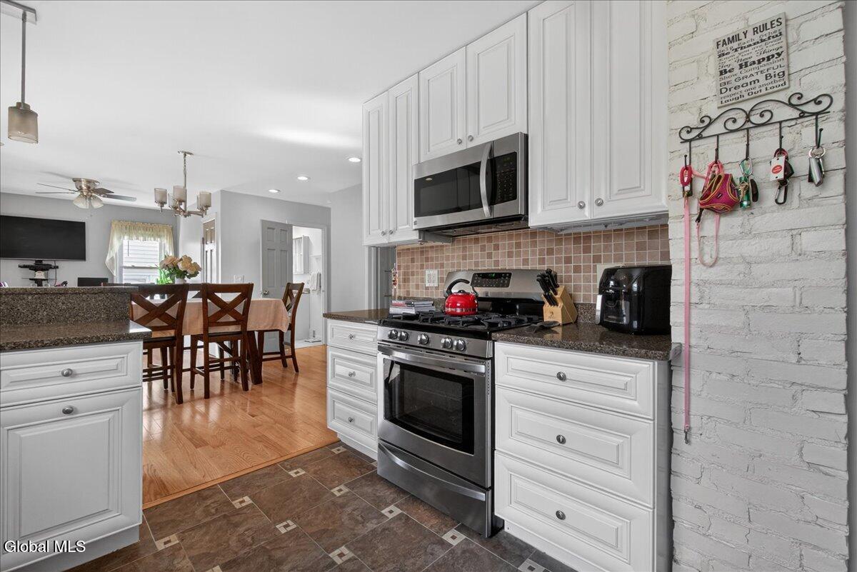 1006 Riggi Avenue Rotterdam, NY 12303 - Photo 13 of 42 15-1006 Riggi Ave-15