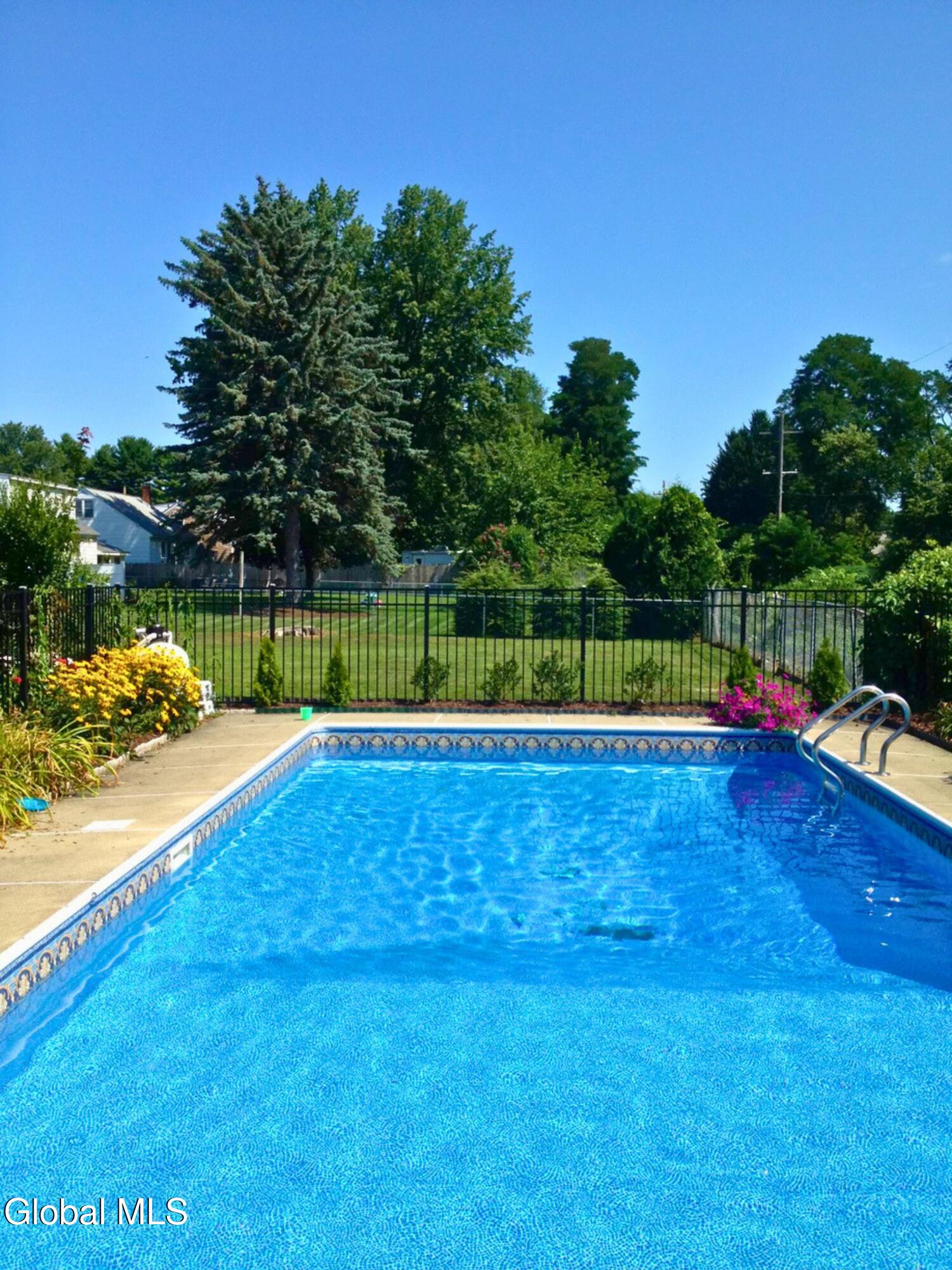 1006 Riggi Avenue Rotterdam, NY 12303 - Photo 38 of 42 Pool
