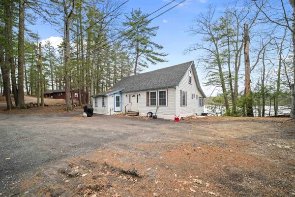 $575,000 | 7-8 Spruce Lane, Sandown, NH 03873