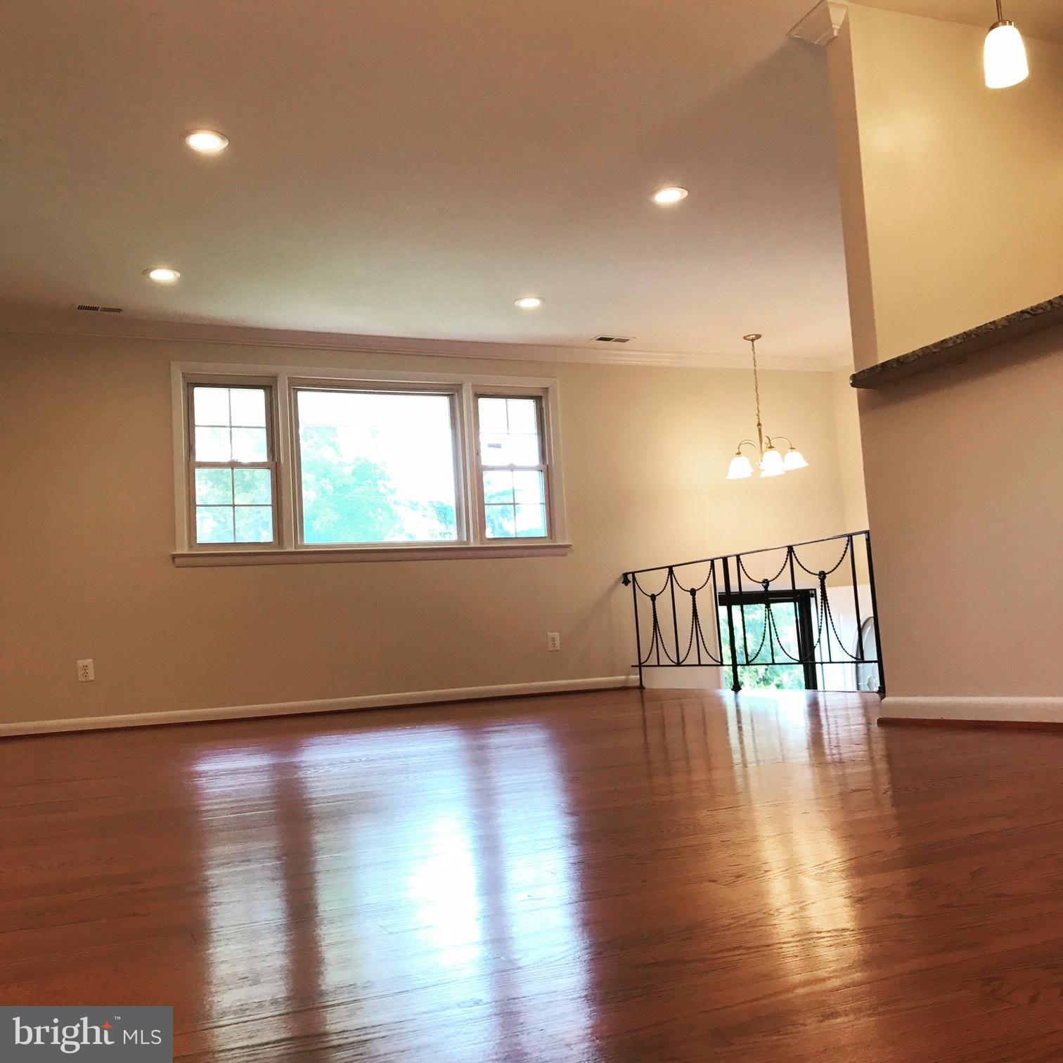 5702 Huntland Road Temple Hills, MD 20748 - Photo 4 of 27 Living Room