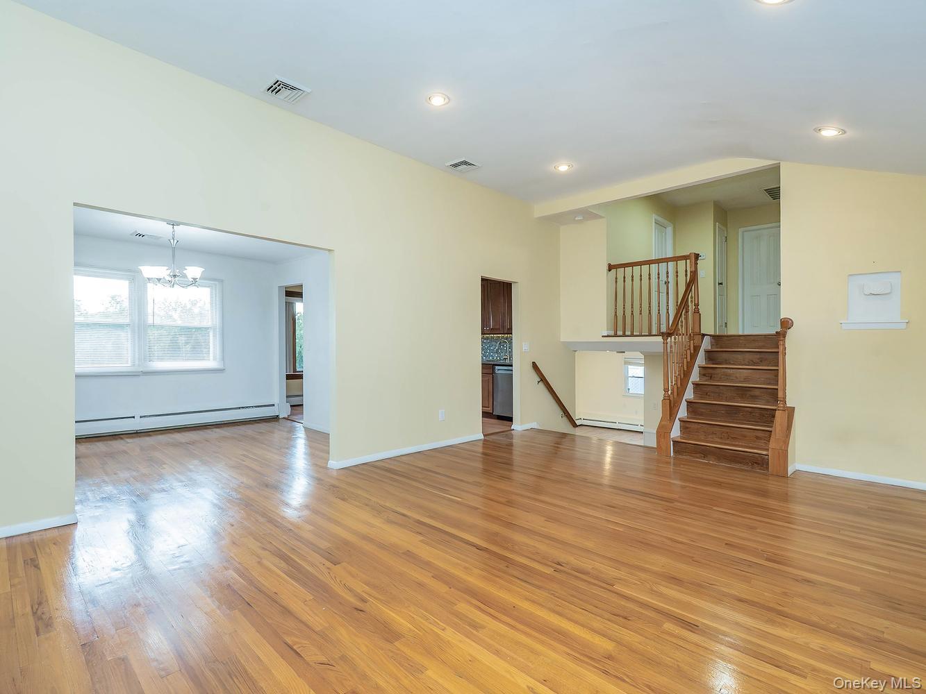 7 Plainview Road Bethpage, NY 11714 - Photo 3 of 23