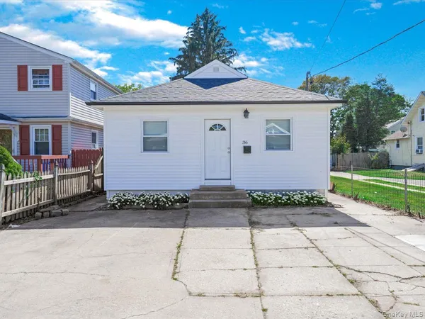 $533,000 | 36 South 5th Avenue, Brentwood, NY 11717