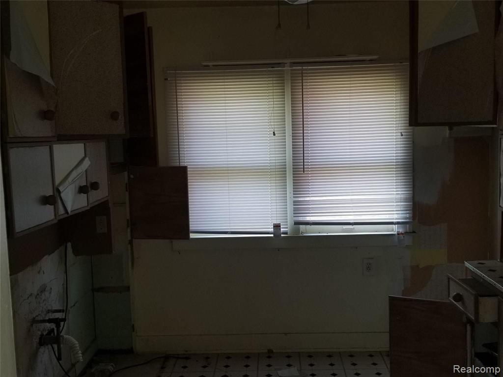 3453 Devonshire Road Detroit, MI 48224 - Photo 15 of 27