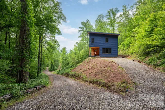 $599,900 | 83 Mt Airy Road, Marshall, NC 28753