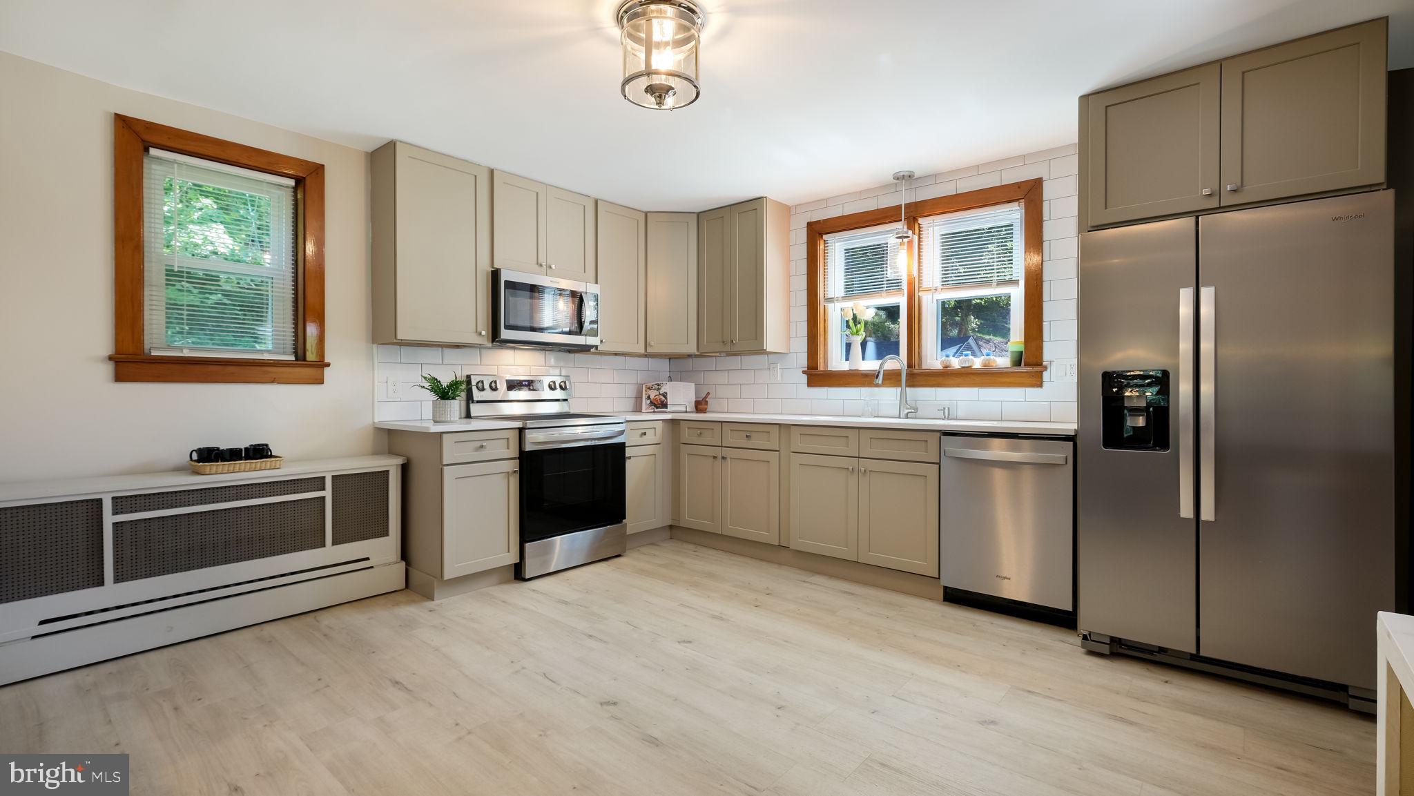 241 Maugers Mill Road Pottstown, PA 19464 - Photo 8 of 17 STAINLESS STEEL APPLIANCES