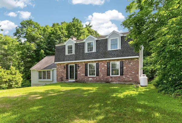 $769,500 | 99 Stage Road, Hampstead, NH 03841